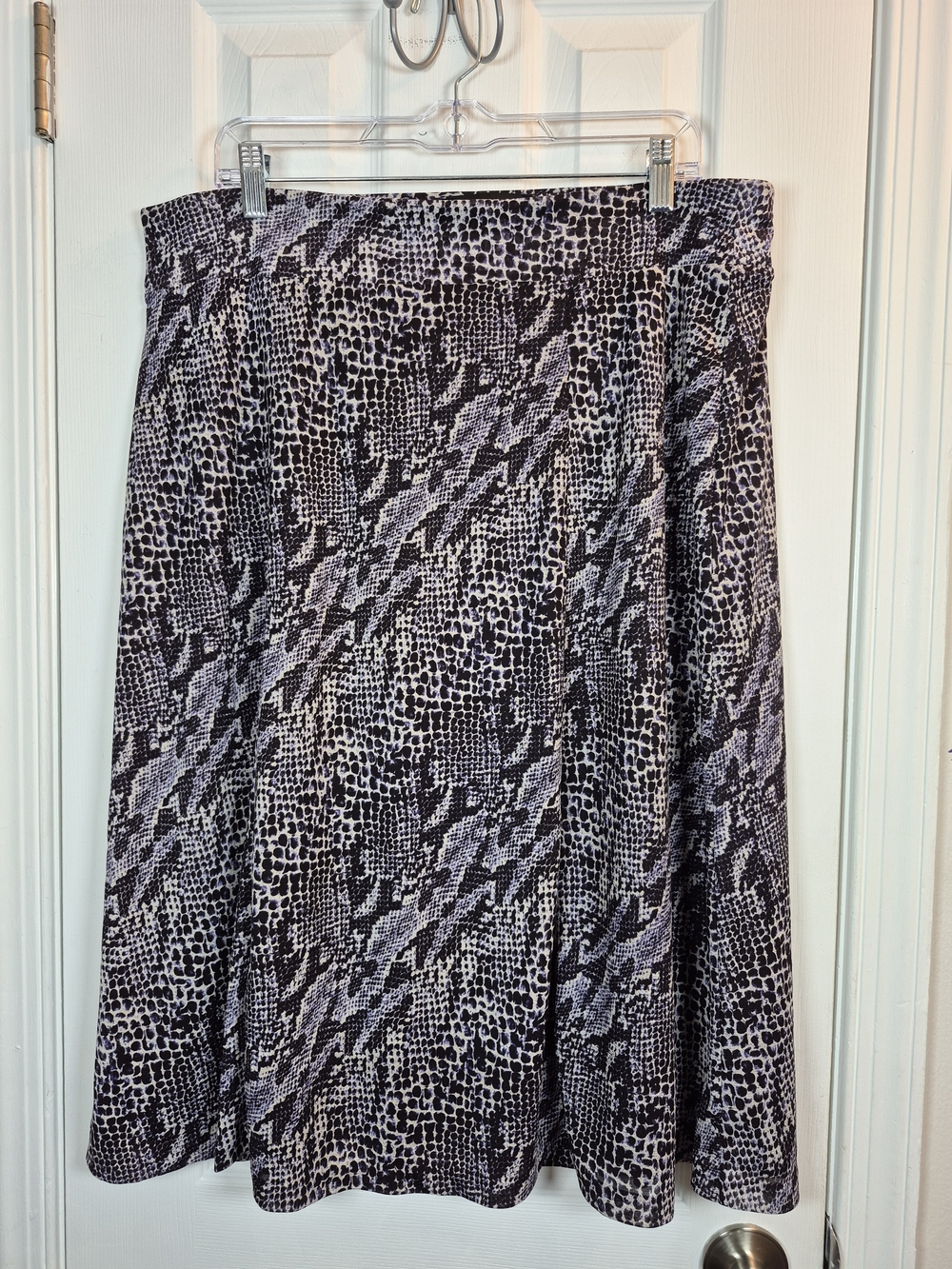 Jones Wear Gray Snakeskin Print Pleated Midi Skirt Women's Size XL Mob Wife